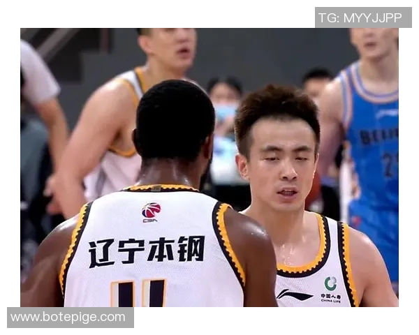 深圳篮球队在邀请赛中以58分稳居积分榜首位展现强劲实力