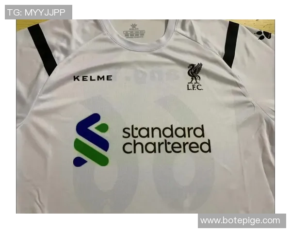 足球明星球衣的魅力展现与收藏价值解析，让我们一起感受足球文化的独特魅力